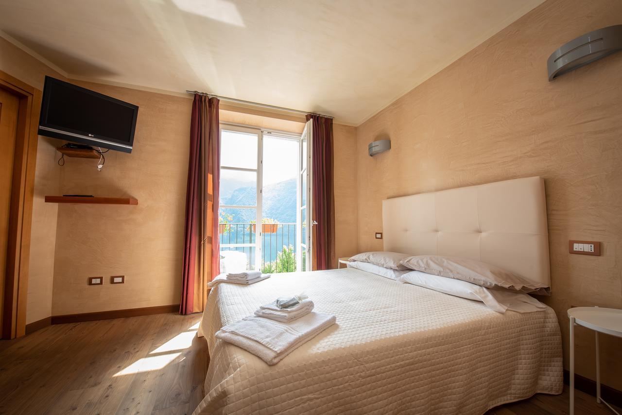 Garden View Bed & Breakfast Anfo Bagian luar foto